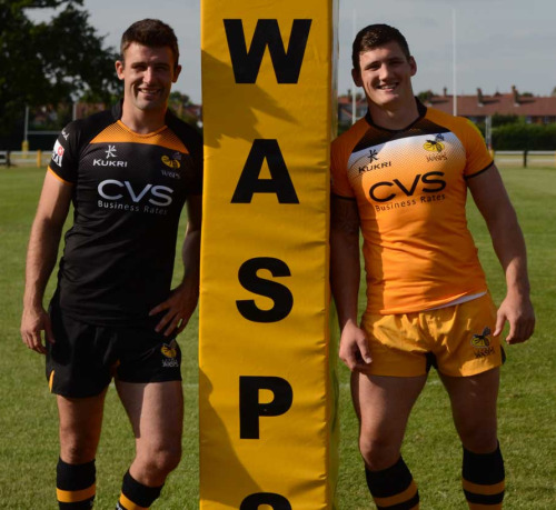 roscoe66: Chris Bell and Guy Thompson model the London Wasps’ new kit Like all good Jocks they