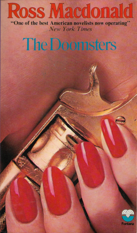 The Doomsters, by Ross Macdonald (Fontana, adult photos