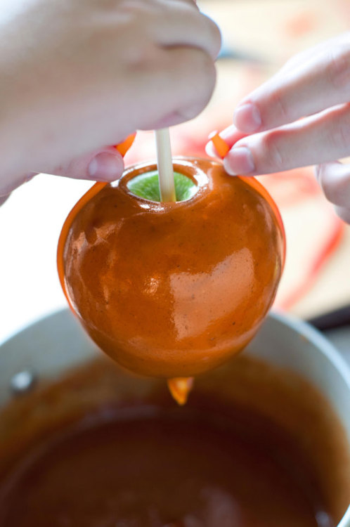 thecakebar:Cinnamon Caramel Apples ‘Pumpkins’ Tutorial