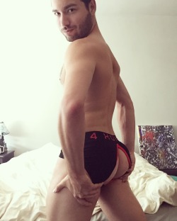 brettbretters:  Instagram/Twitter @brettbretters  Underwear by @4-hunks 