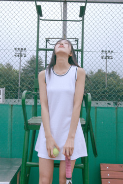 daeum: WHITE MINI TENNIS DRESS 29,000원