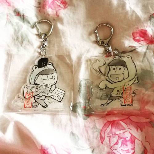 So @msawillett gave me these two yesterday~! #osomatsusan #ososan #choromatsu #jyushimatsu #おそ松さん #チ