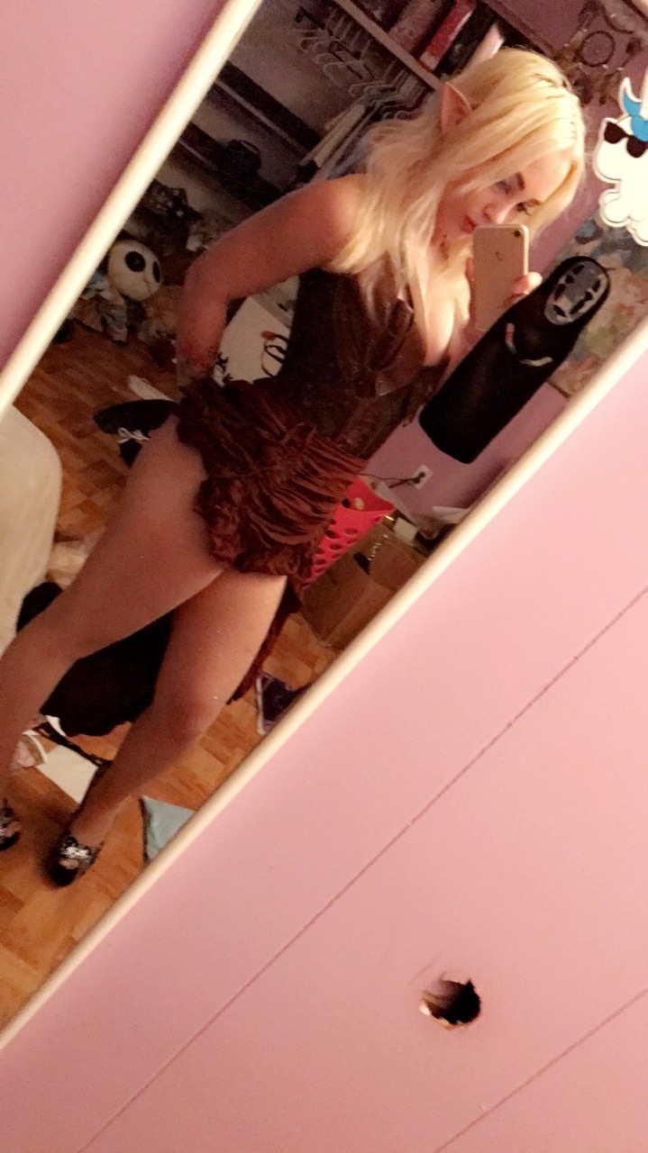 keepitta-secrett:  I got ready to take these pictures and couldn’t find my boots,