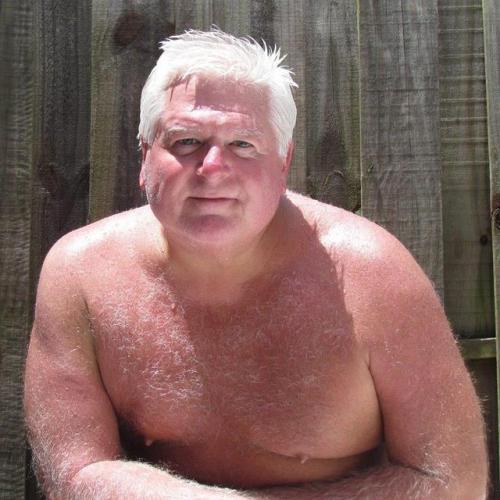 silverhawkk: All those white hairs….mmmmm!