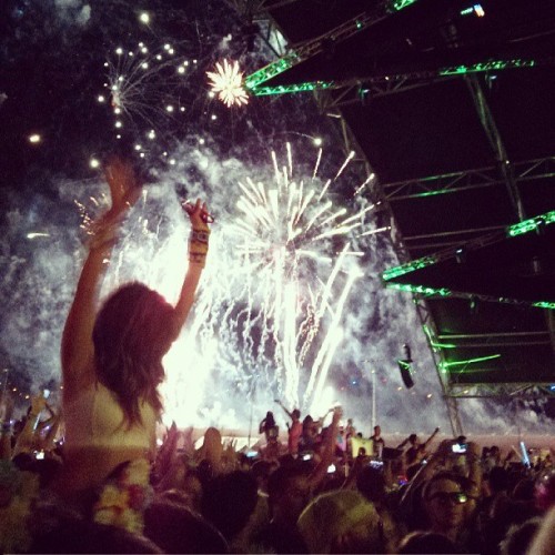raving4life:  Edc 2013 during Krewella’s set. Photo cred goes to noc-turnalstealth13. 