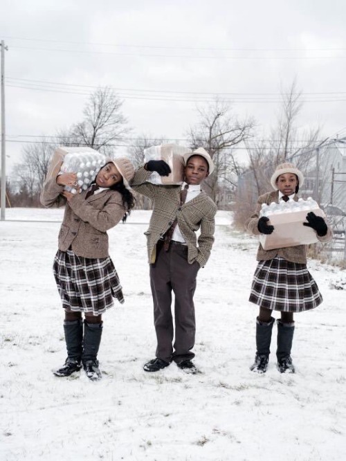 intoxifaded:thetrippytrip:America in 2016. 3 siblings picking up their daily allowance of bottled wa