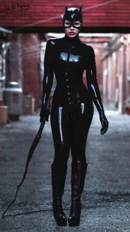 latexewu60:york-77:#latex #catwomanSehr schön geil und Sexy Latex