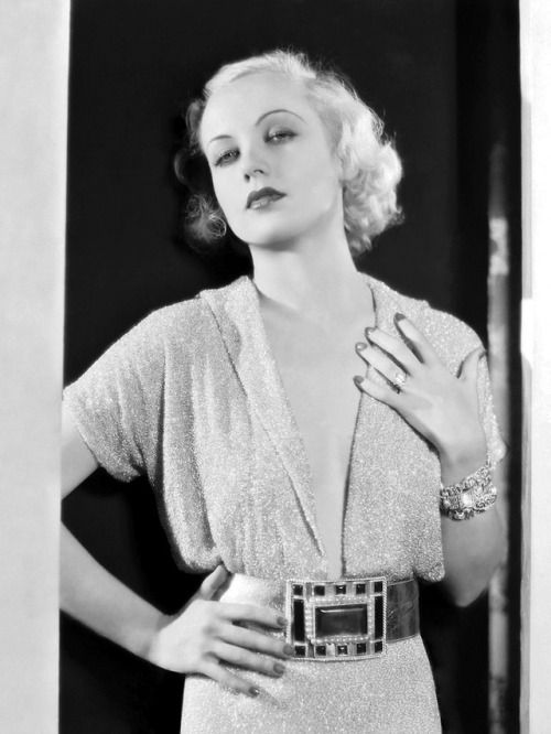 Carole Lombard / publicity photo for Wesley Ruggles’s No Man of Her Own (1932)