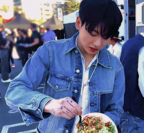 breqie:JK: what is this, chicotle? chipotle? 😆 #jungkook #thankyou for tagging me!! 💕
