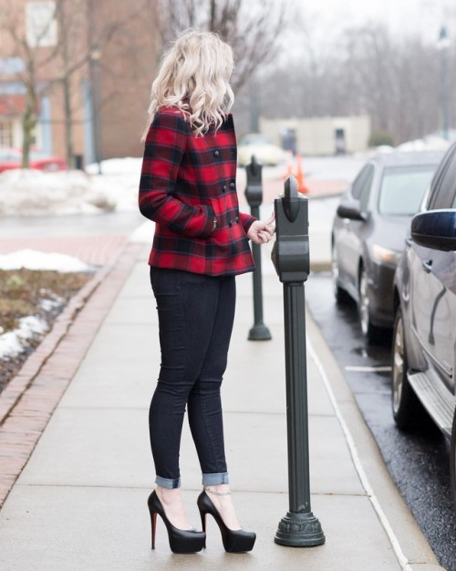 engineeringinheels: Paying for a meter in style. #daffodile #christianlouboutin #louboutinworld #hig