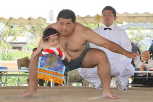 稚児土俵入り - 古仁屋, 瀬戸内, 奄美大島, 鹿児島Baby sumo ring debut ceremony - Koniya, Setouchi, Amami Ōshima, Kagoshim