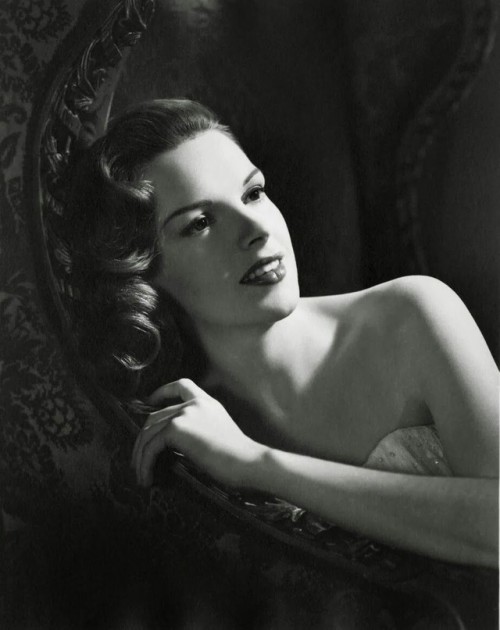 classic-hollywood-glam: Judy Garland