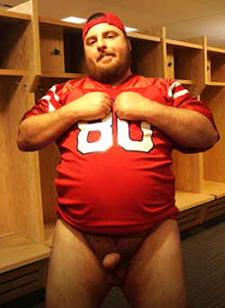 tubbinlondon:  jamesbaker69:  Nothing beats a masculine chubby guy….  Mmmmmm 