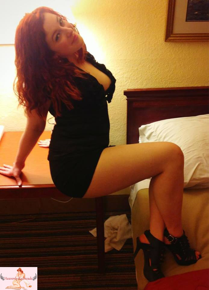 Another gorgeous Heavenly Redheads fan!  Hello legs!