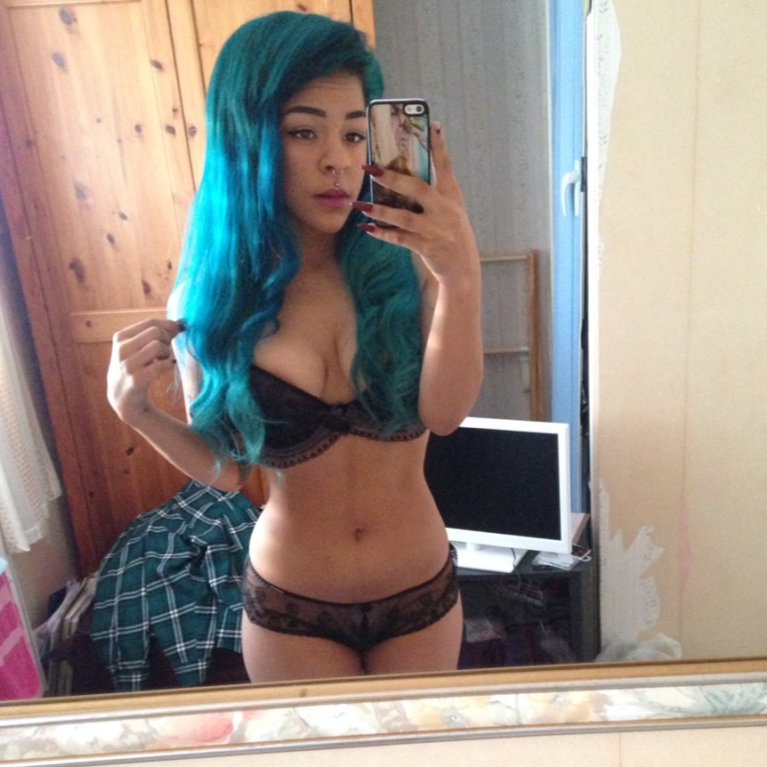 blackboyfr3sh:  mia-redworth:  odelphi:  mia-redworth:  Merry Christmas ☺️  hair
