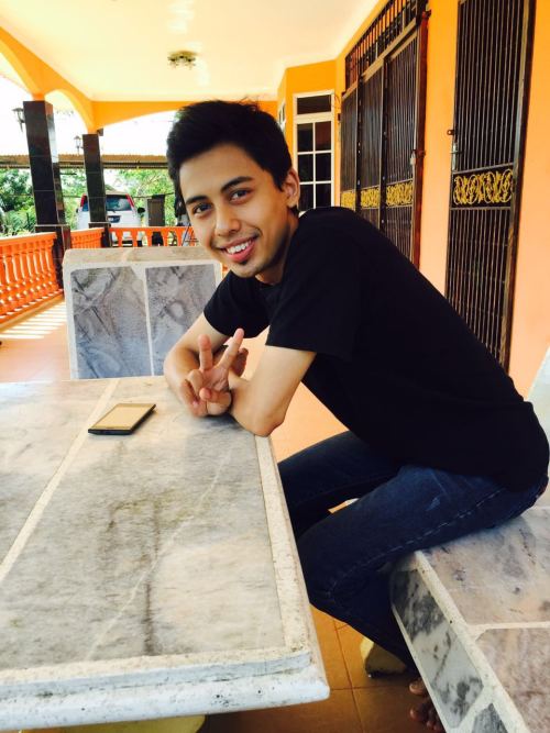 naimboyka: naimboyka: Mamat taiping..kaki kikis kata nya.. Nak wassap mamat ni, boleh pm gua..