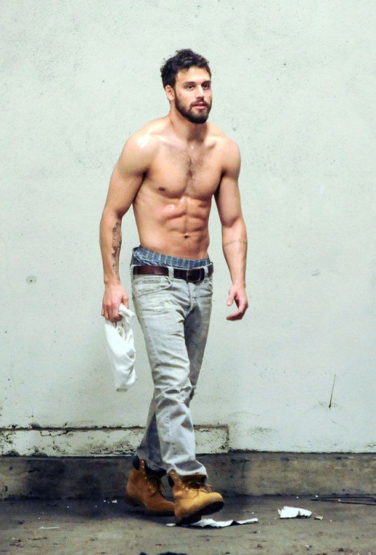 hotfamousmen:  Ryan Guzman