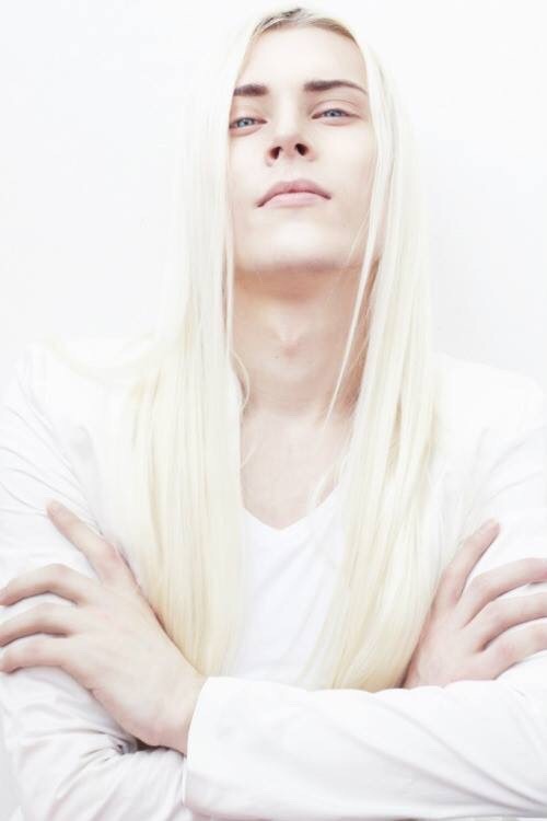 kizunatsudoishi:  Holy shit. This Russian guy is like Sephiroth irl ;A; I heard that the model is re