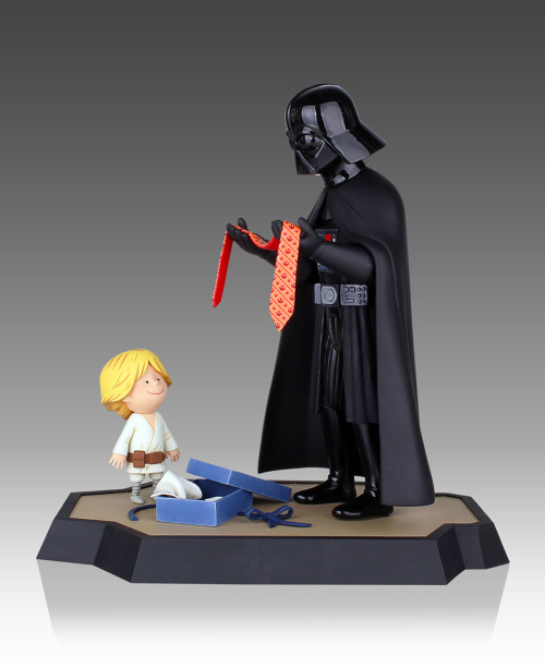jokerino:  pr1nceshawn:  “Darth Vader and Son” & “Vader’s Little Princess” Figurines.  Le voglioooooooooo