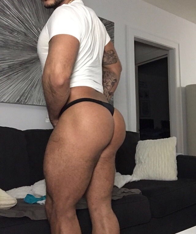 asskingz:  Follow @asskingz for ass 24/7!