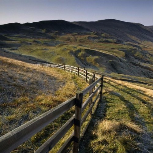 Take in the lumps and bumps of the Northern slopes of Mam Tor in the Peak District. Are you planning