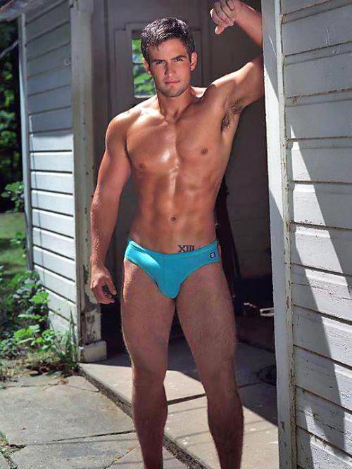 n2underwear:  nice blue speedo