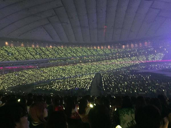 mintytaemin: SHINee World Color and SHINee’s own color during their solo - Onew