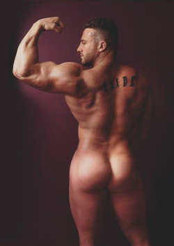 manrumpsxxx:  Follow Me For The Sexiest Rumps