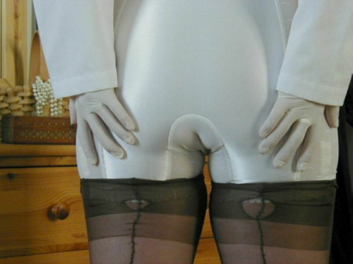 j-justinjustin: Rita really knows how to properly wear her Satin Panel Panty Girdle!