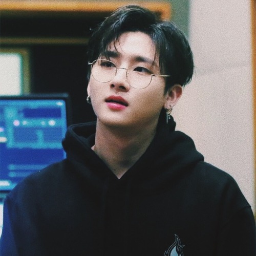 ˗ˏˋ changkyun’s glasses day icons ↷ like or reblog if you save;♡°