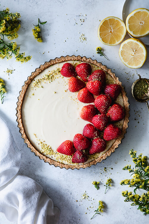 No-Bake Cheesecake with Shortbread Pistachio Crust