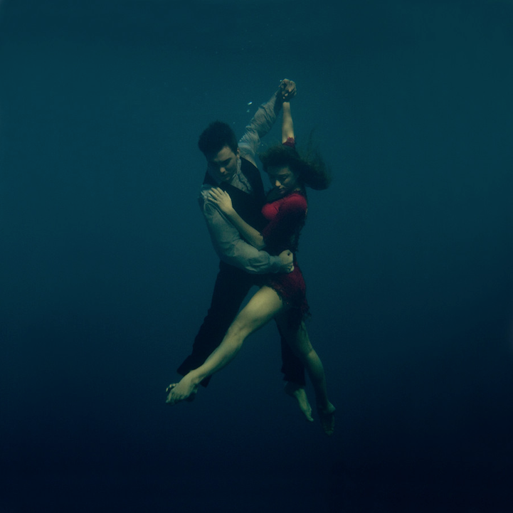 singyoularityisheretostay:  Underwater Tango by Katerina Bodrunova (Photographer).