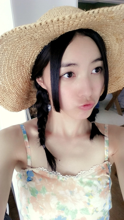 z3144228ii:  松井珠理奈 Shared publicly  -  7:35 PM   まだまだこどもですけどね(^^)大人になりたいような、こどものままでいたいような…うーん。これが、17歳かぁ…今を楽しまなきゃ！！なんといっても、華のセブンティーンですから笑っ