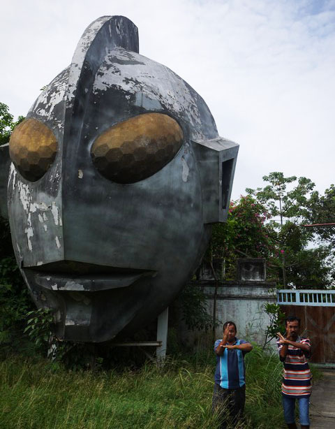 hirai: タイのアユタヤにあるウルトラマン博物館へ行って来ました。 | べとまる