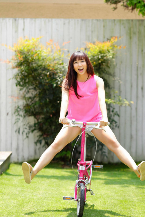 Bicycle Race - Risa Yoshiki (吉木りさ)