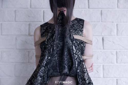 via “ROPE MAGiC”  model: Anju,  photograph and ropework: Reiji Suzuki