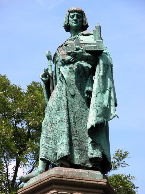 medievalart:Henry the Lion, duke of Saxony and Bavaria  (1129-1195). During his reign Henry was one 