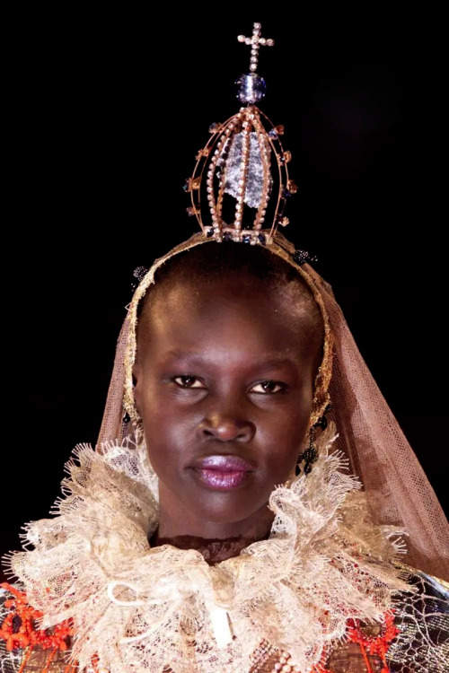 bienenkiste:  Alek Wek @ Christian Lacroix