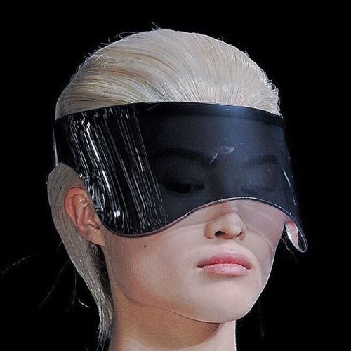 lindseywickson: sui he @ mcqueen fw12