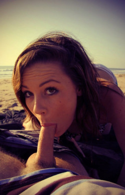 annasplace2:  A bj in the beach,a lil snack