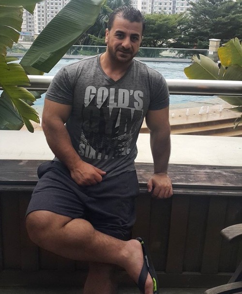 blkguylovesbears: The guy who I wish would fuck me Kuwaiti daddy: (Fawaz Al Saleh) Soooo hot he has 