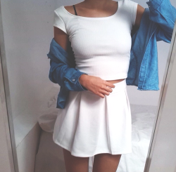 iadorefashionn:   crop top  skater skirt