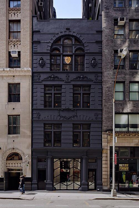 luxurysuperlifes:    black is such a beautiful color    