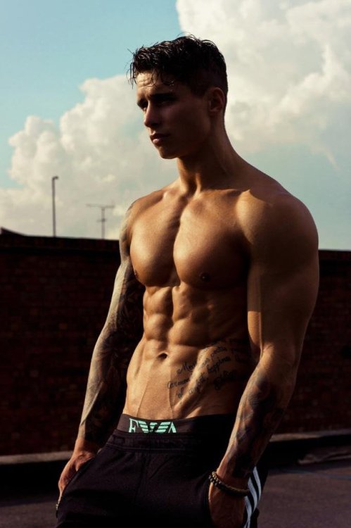 boy-beauties: Adi Gillespie by Gavin Glave +