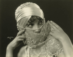  Julanne Johnston As The Princess In The Thief Of Bagdad Dir. Raoul Walsh, Publicity
