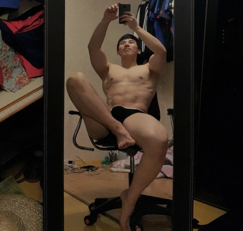 koreangay-gay:  cheya2:  ㅋㅋㅋ 그 군복의 porn pictures