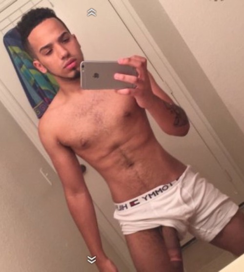 Sex littybaits:  Aaron met him on grindr hes pictures