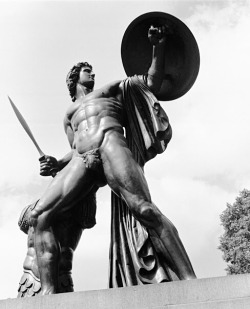 Thehenchfiles:  The 18Ft High Figure Of Achilles Atop The Wellington Monument In