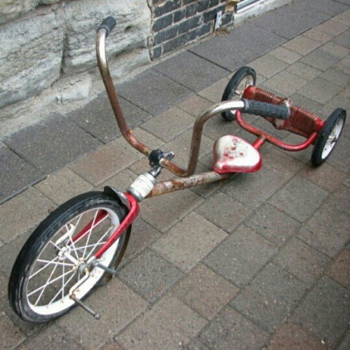 drivingimpression:  #slammed #lowlife #lowrider #tricycle #eurowerks 