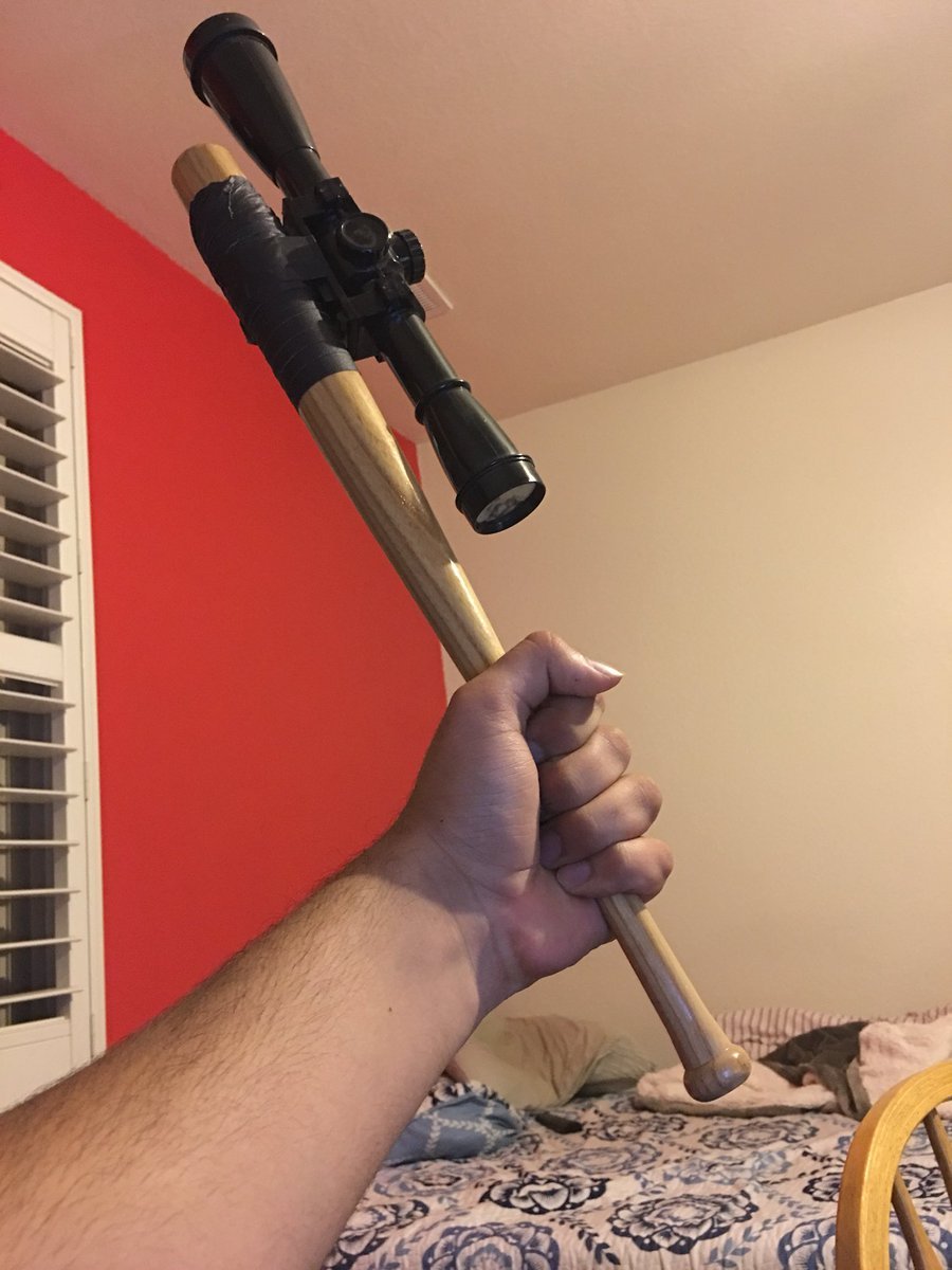 randomitemdrop: snyderman37:  crunchwrapofnotredame:  bewbin:  long range melee weapon 